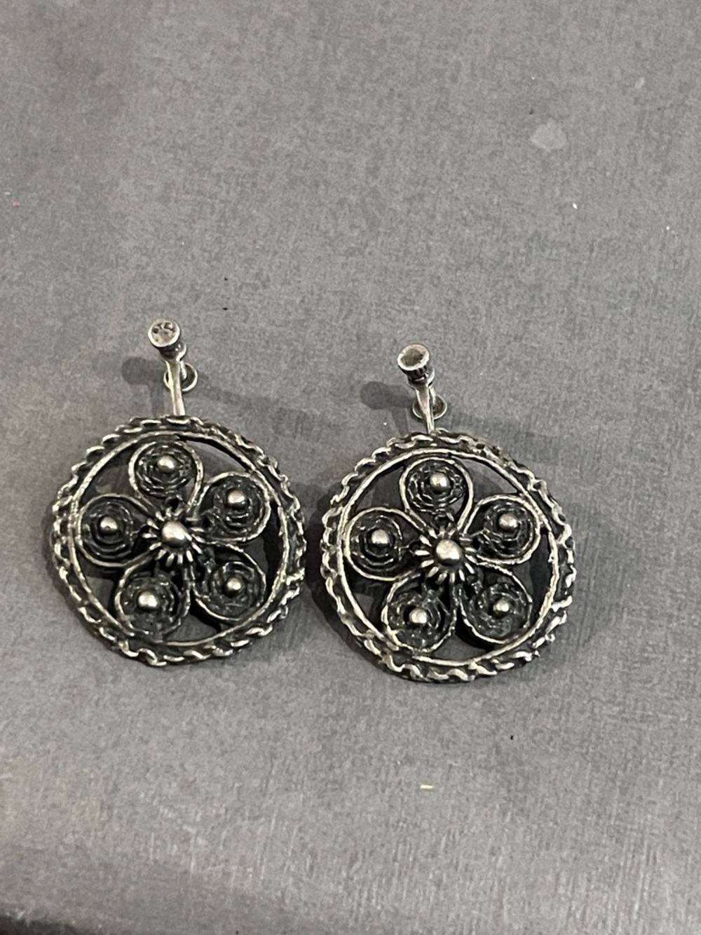 Sterling-floral vintage screw on earrings filagree, 1” round